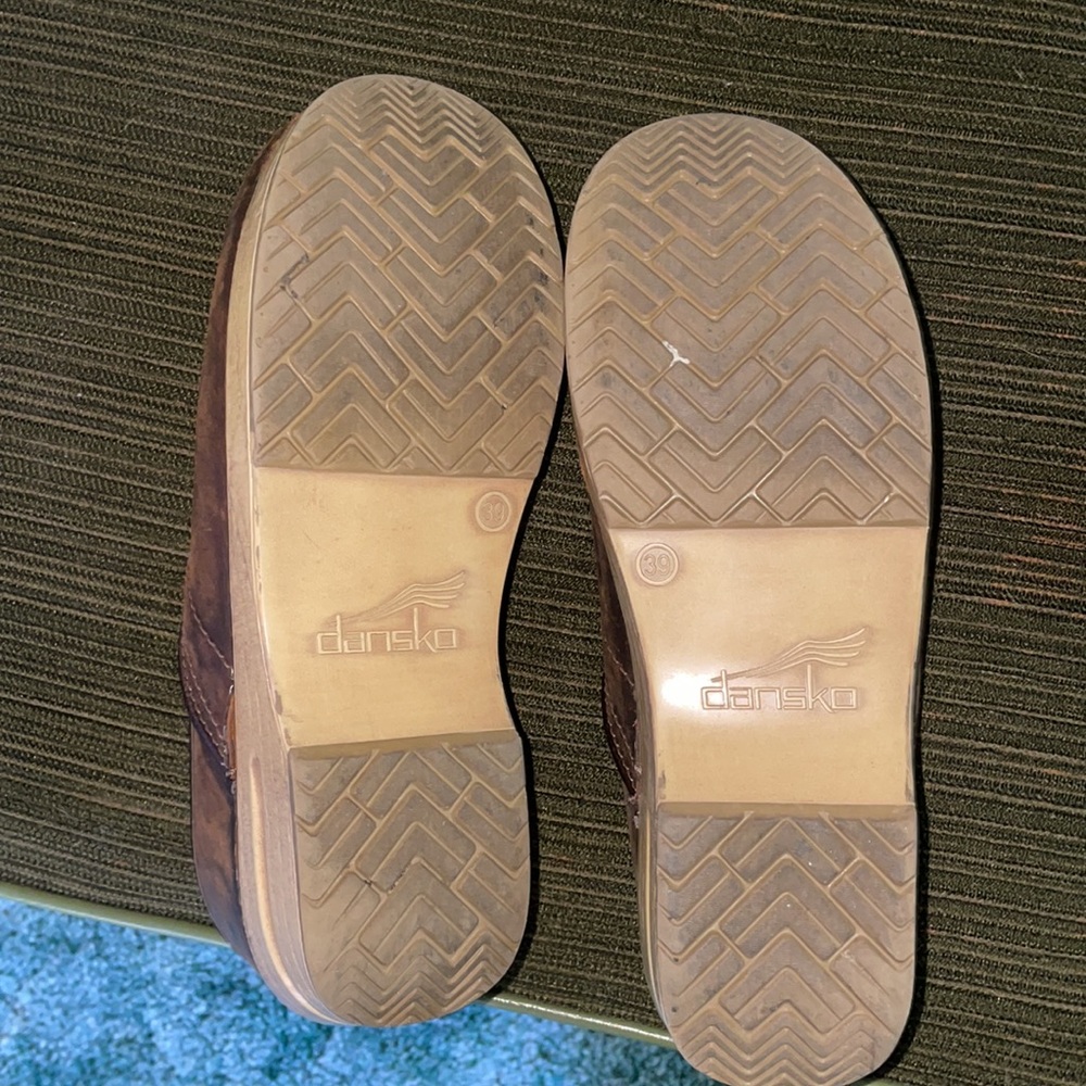 Women’s Dansko Clogs - Picture 4 of 7